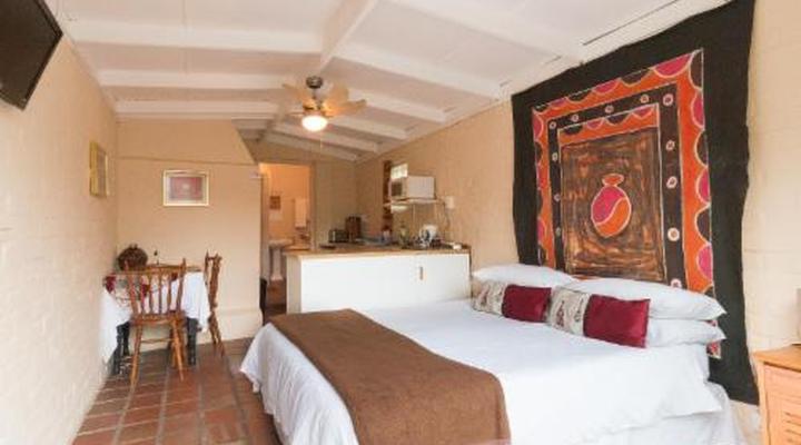 Inyathi Guest Lodge & Self-Catering