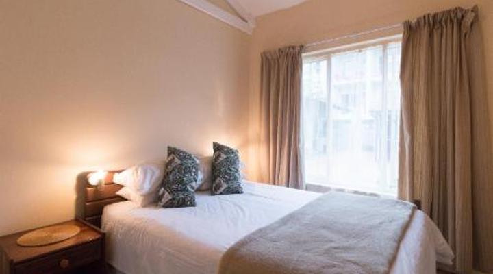 Inyathi Guest Lodge & Self-Catering