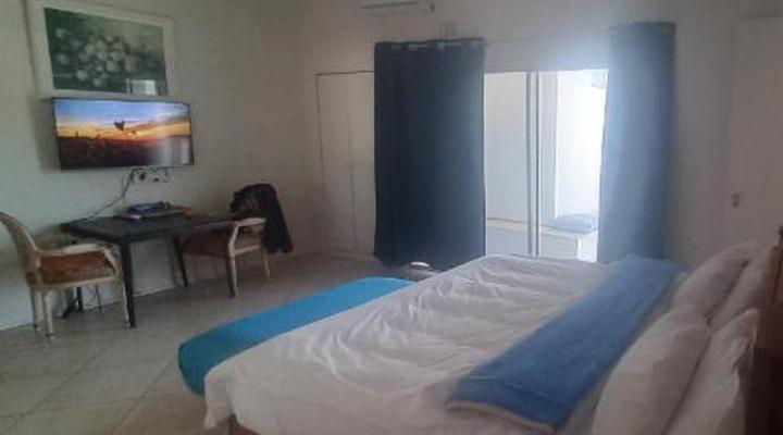 Bentley on the Beach