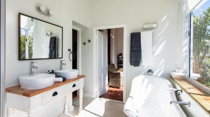 Carmichael House Boutique Hotel