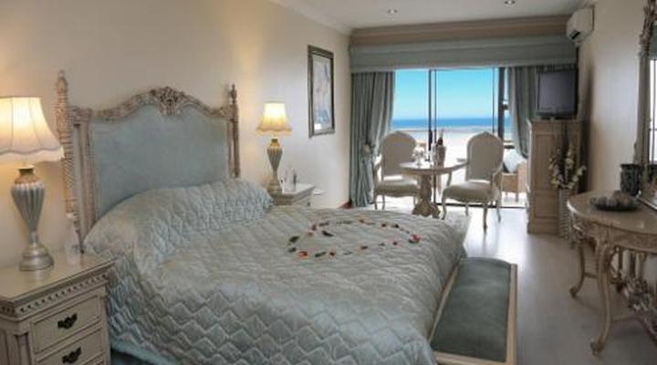 Misty Waves Boutique Hotel