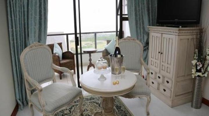 Misty Waves Boutique Hotel