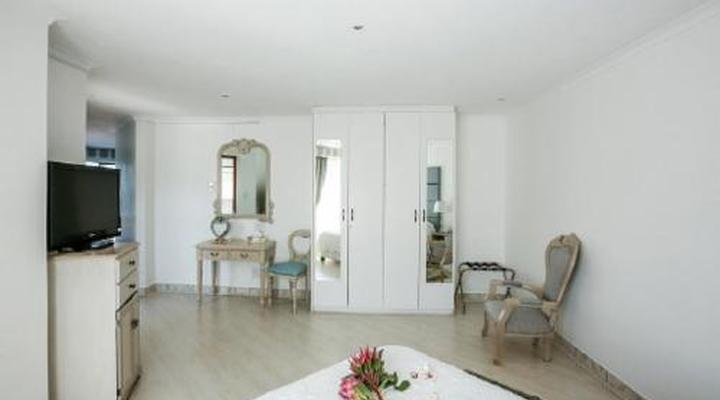 Misty Waves Boutique Hotel