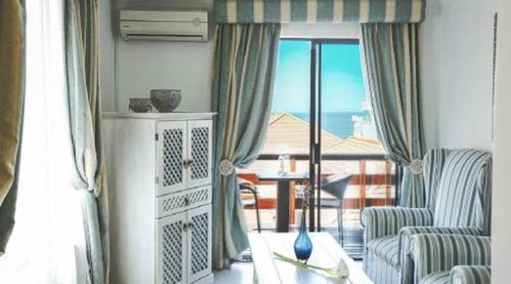 Misty Waves Boutique Hotel