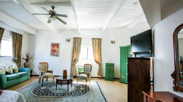 Misty Waves Boutique Hotel