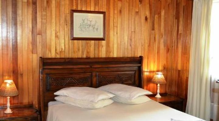 Log cabin & Settlers village