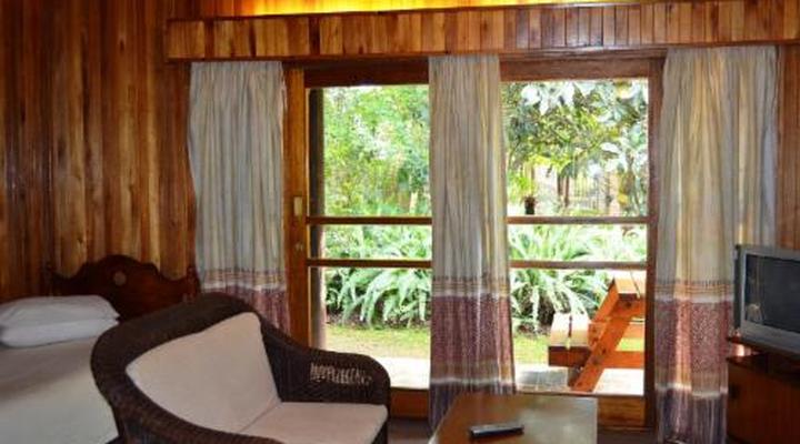 Log cabin & Settlers village