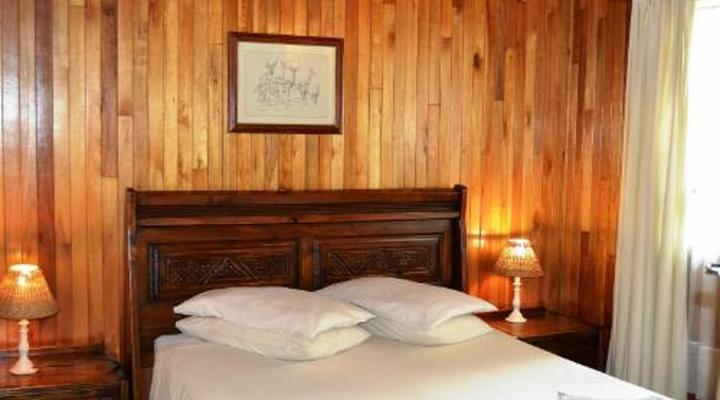 Log cabin & Settlers village