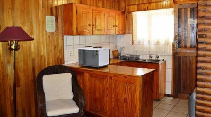 Log cabin & Settlers village