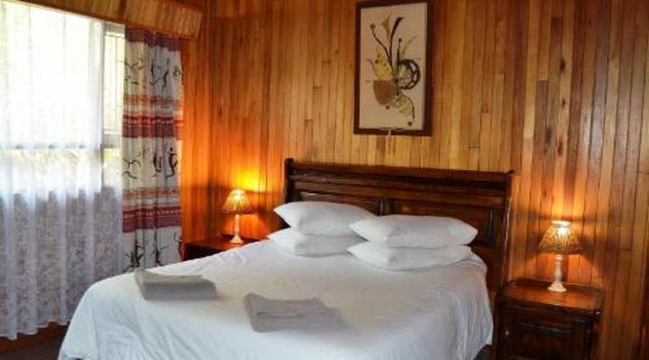 Log cabin & Settlers village