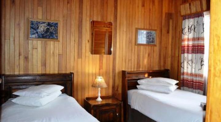 Log cabin & Settlers village