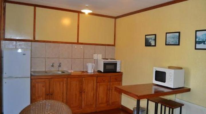 Log cabin & Settlers village