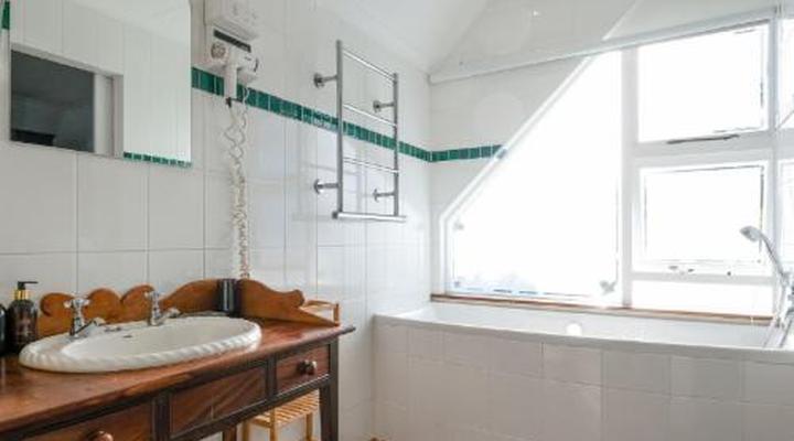 Hilltop Country Lodge