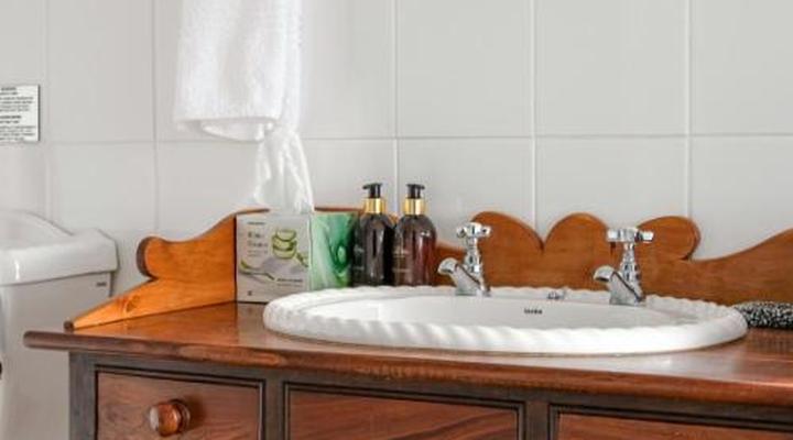 Hilltop Country Lodge