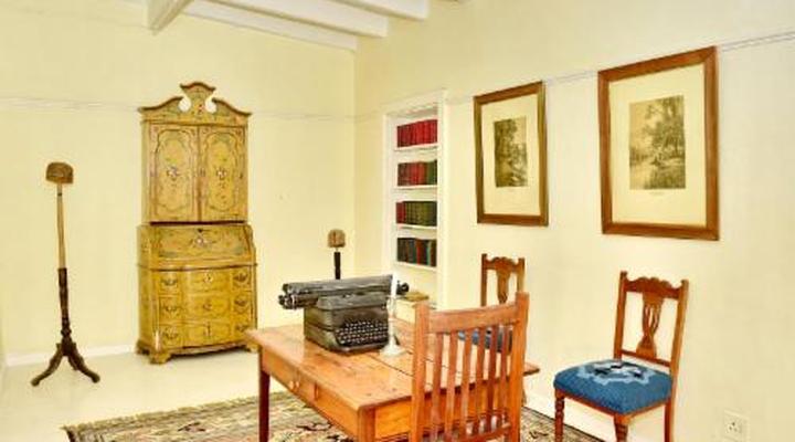 Die Tuishuise & Victoria Manor