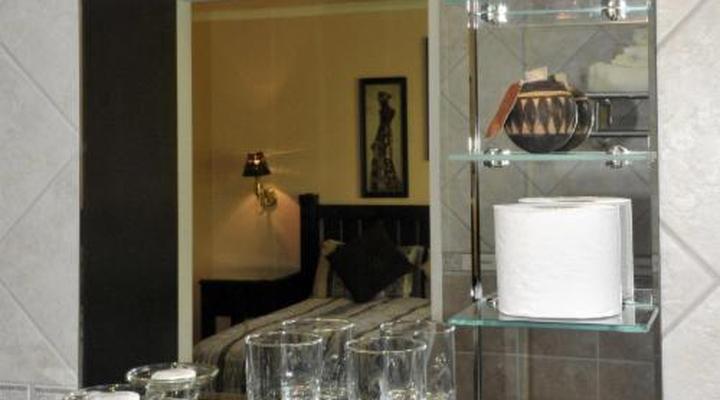 Ipe Tombe Guest Lodge