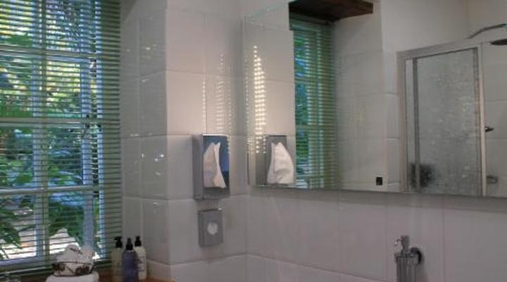 Rothman Manor De Luxe Guest Retreat