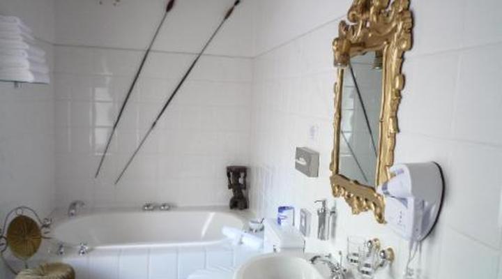 Rothman Manor De Luxe Guest Retreat