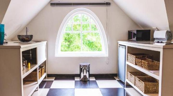 Rothman Manor De Luxe Guest Retreat