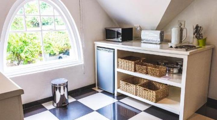 Rothman Manor De Luxe Guest Retreat