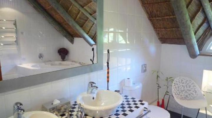 Rothman Manor De Luxe Guest Retreat