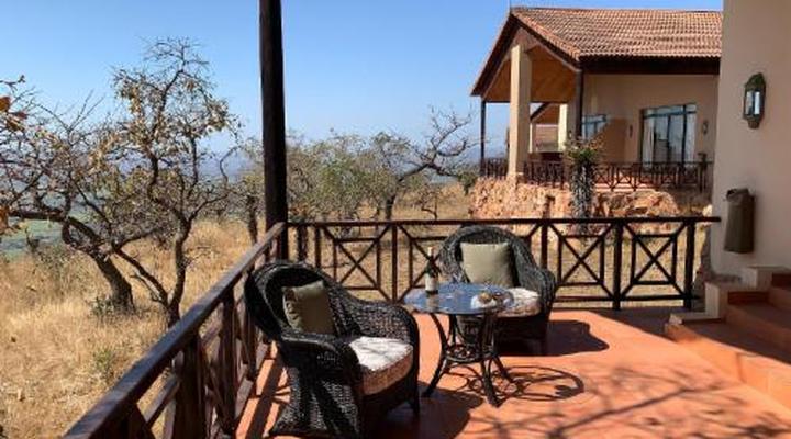 Pakamisa Private Game Reserve & Lodge