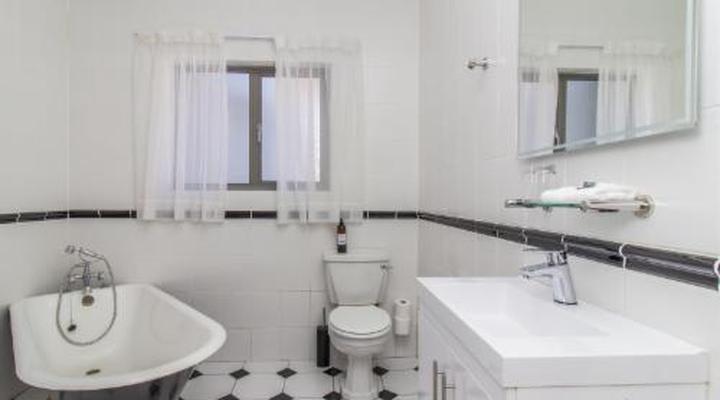 Sandbaai Country House