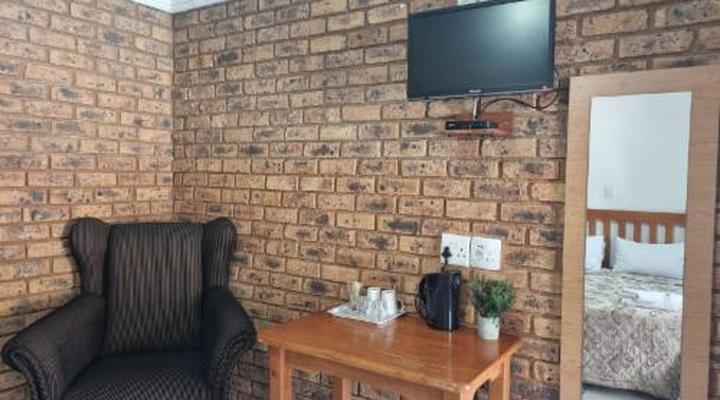 Airport Inn B&B and Emerald Guest House