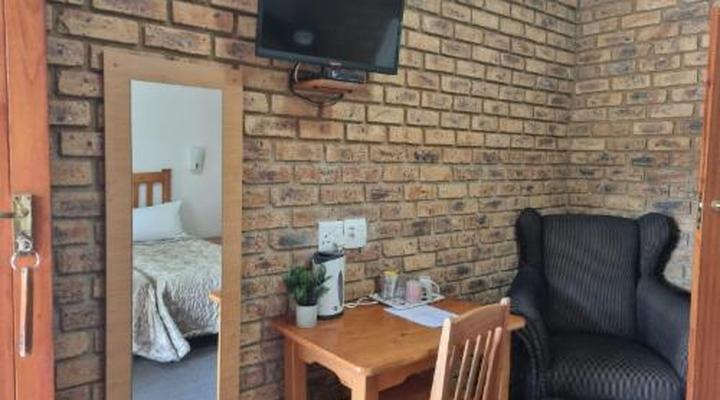 Airport Inn B&B and Emerald Guest House