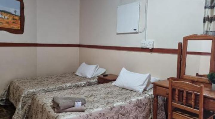 Airport Inn B&B and Emerald Guest House