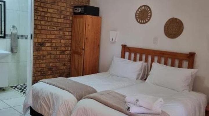 Airport Inn B&B and Emerald Guest House