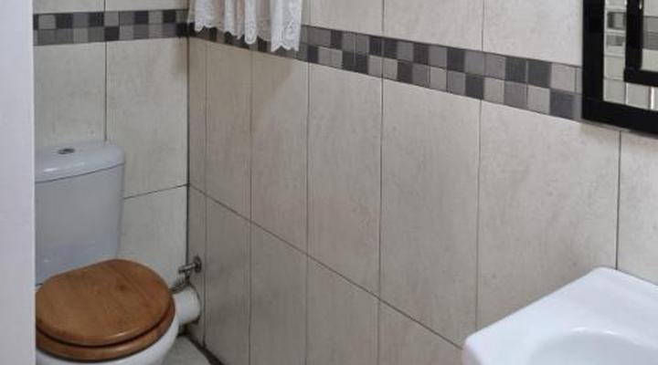 Airport Inn B&B and Emerald Guest House