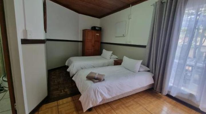 Airport Inn B&B and Emerald Guest House