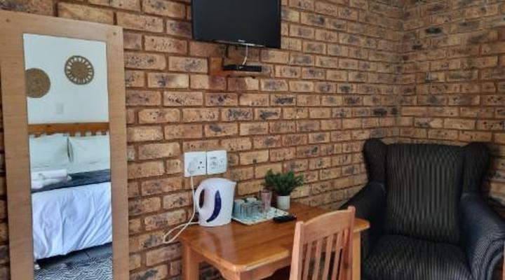 Airport Inn B&B and Emerald Guest House