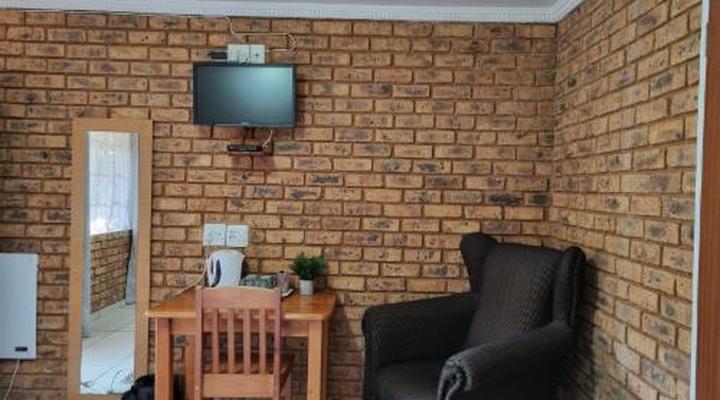 Airport Inn B&B and Emerald Guest House