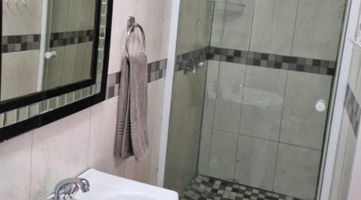 Airport Inn B&B and Emerald Guest House