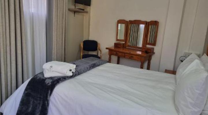 Airport Inn B&B and Emerald Guest House