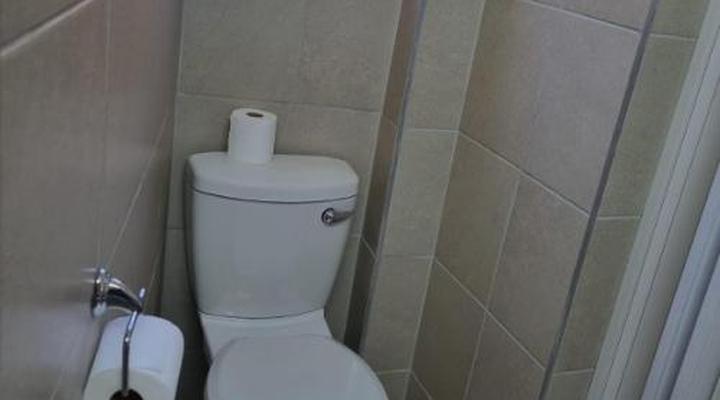 Airport Inn B&B and Emerald Guest House