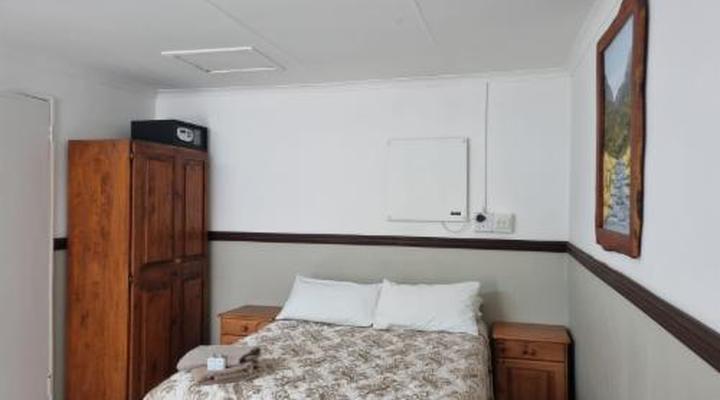 Airport Inn B&B and Emerald Guest House