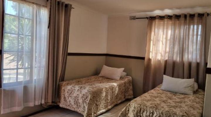 Airport Inn B&B and Emerald Guest House