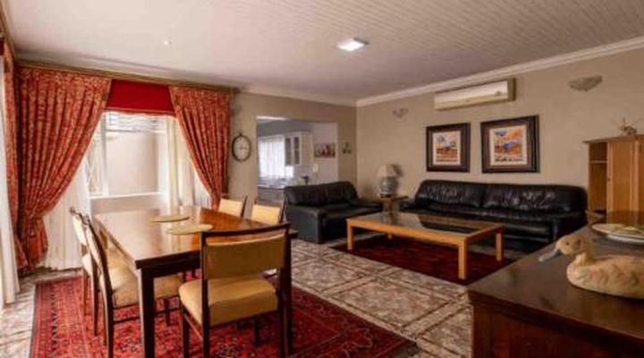 Royal Ridge Guest House