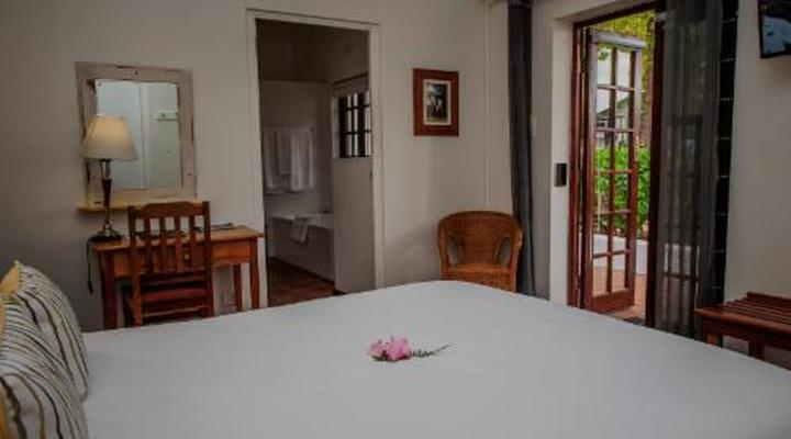 Aan de Oever Guesthouse