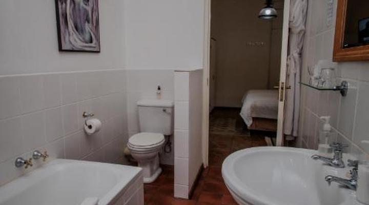 Aan de Oever Guesthouse