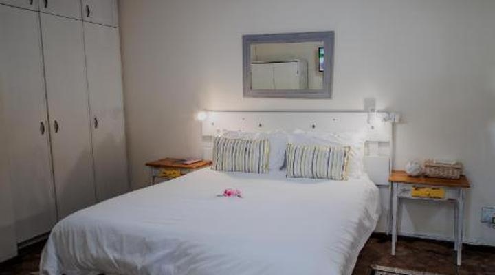 Aan de Oever Guesthouse