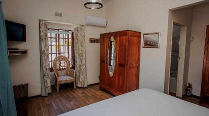 Aan de Oever Guesthouse