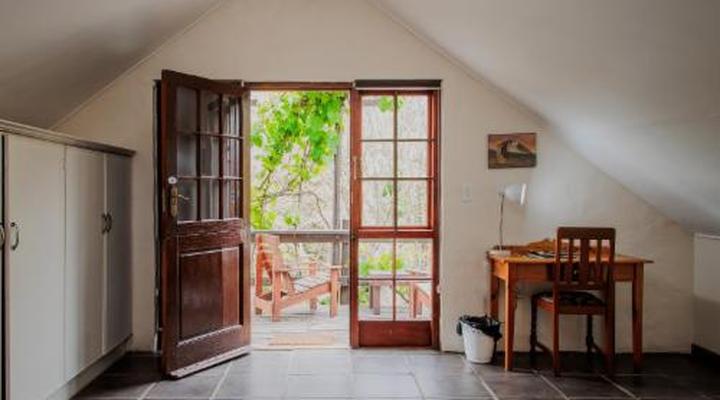 Aan de Oever Guesthouse