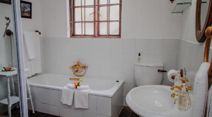 Aan de Oever Guesthouse