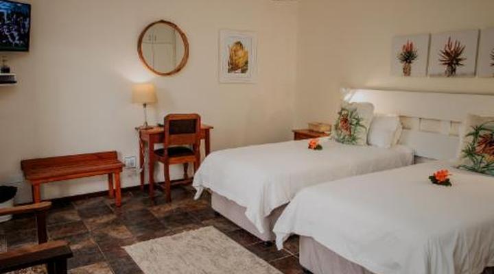 Aan de Oever Guesthouse