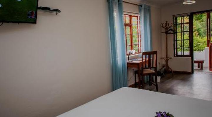 Aan de Oever Guesthouse