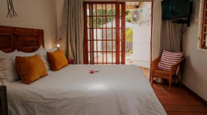 Aan de Oever Guesthouse